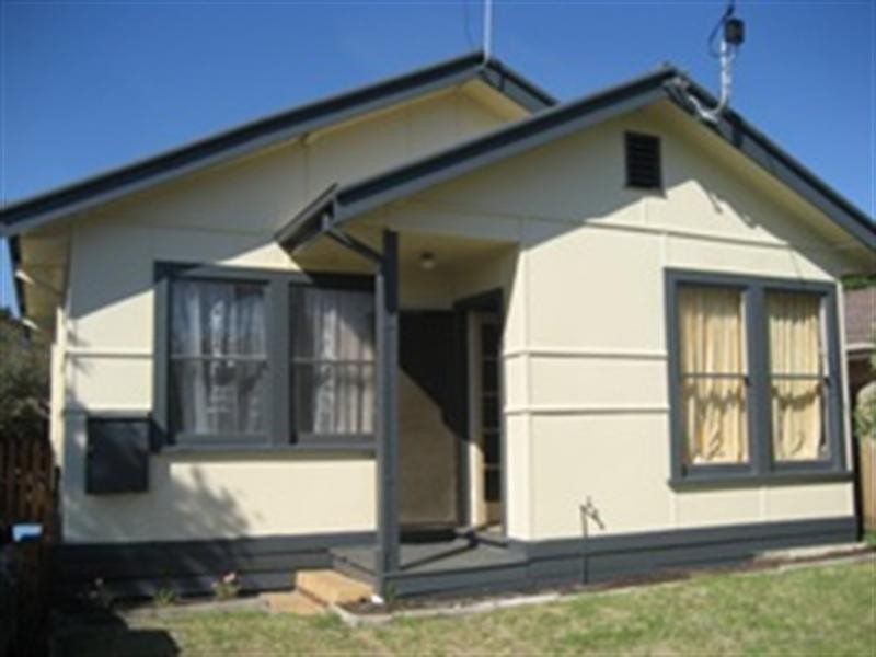 21 First Avenue, Rosebud VIC 3939