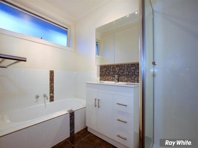 24 Kiandra Street, Mornington VIC 3931