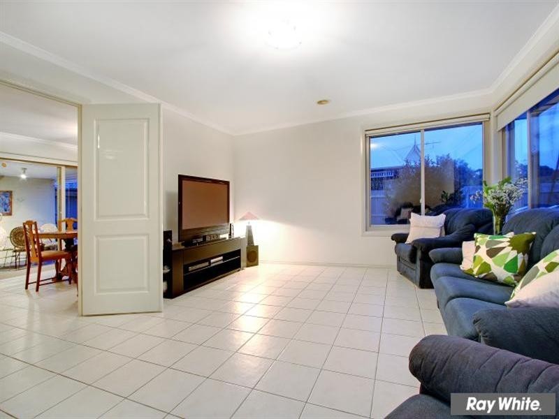 16 Ben Drive, Mornington VIC 3931