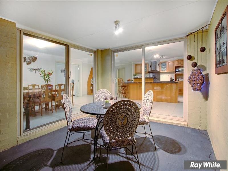 16 Ben Drive, Mornington VIC 3931