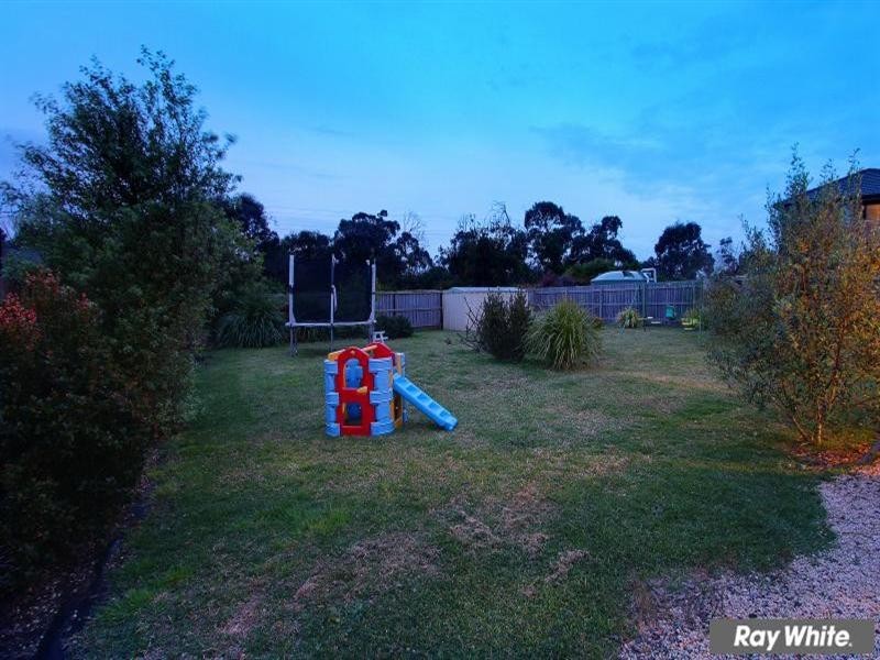 16 Ben Drive, Mornington VIC 3931