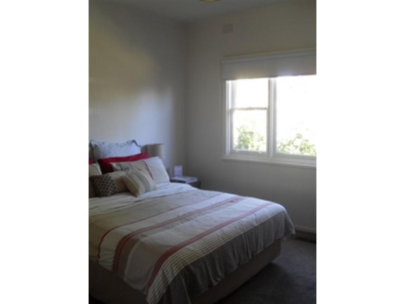 1/102 Barkly Street, Mornington VIC 3931