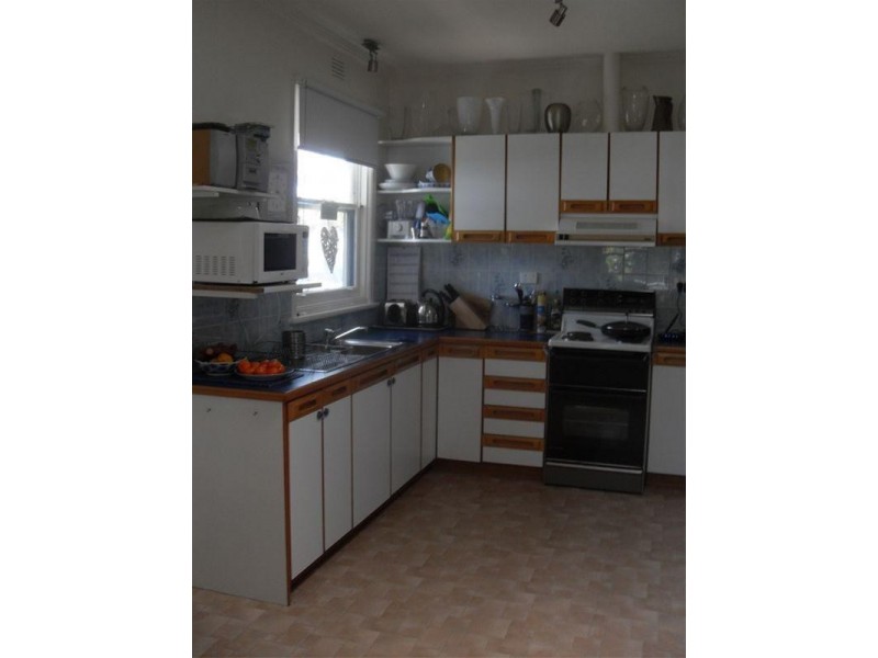 1/102 Barkly Street, Mornington VIC 3931