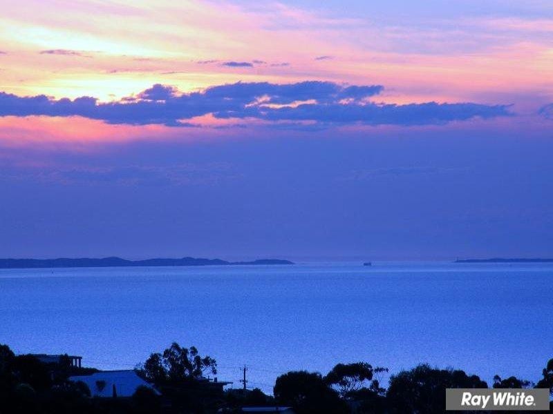 10 Sundown Drive, Mount Martha VIC 3934