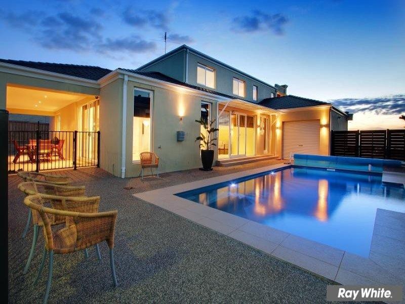 10 Sundown Drive, Mount Martha VIC 3934