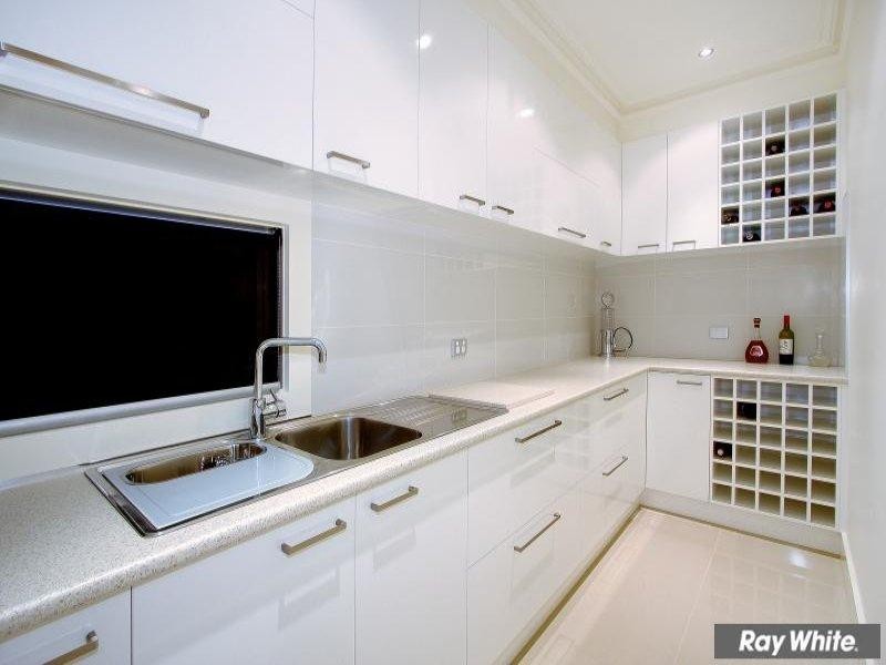 10 Sundown Drive, Mount Martha VIC 3934