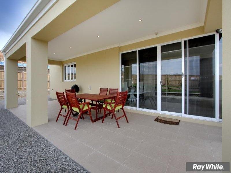 10 Sundown Drive, Mount Martha VIC 3934