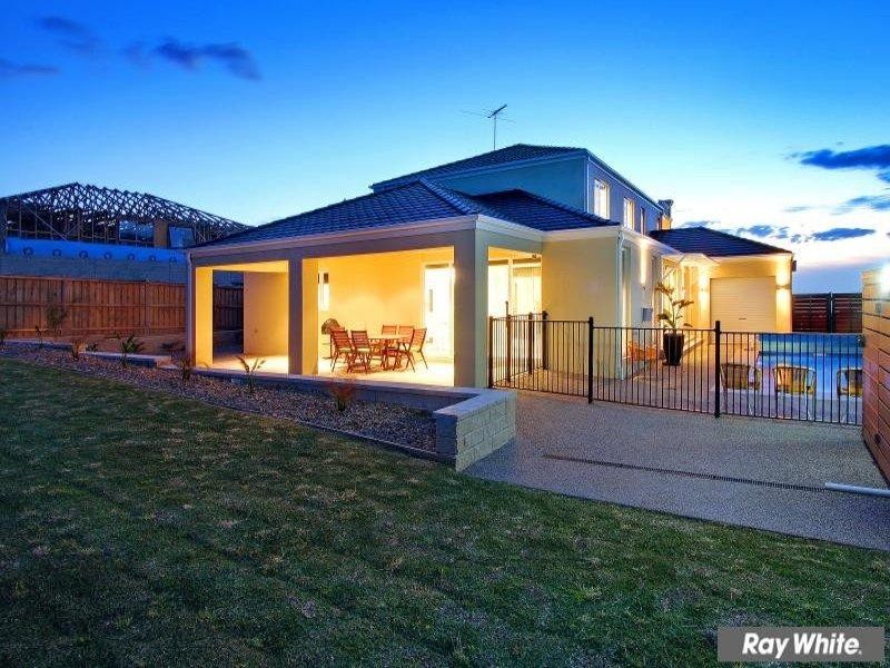 10 Sundown Drive, Mount Martha VIC 3934
