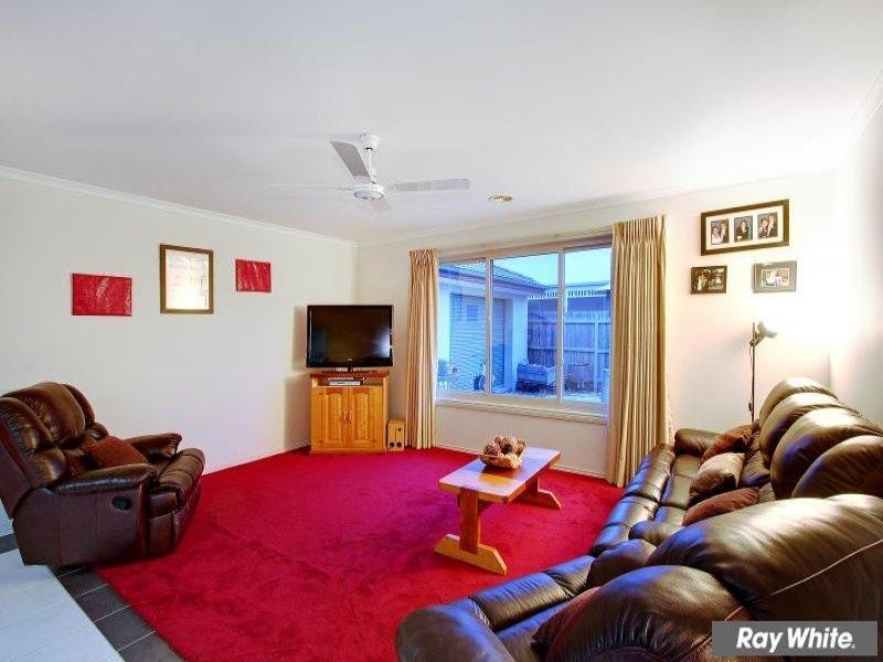 16 Ben Drive, Mornington VIC 3931