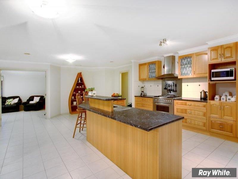 16 Ben Drive, Mornington VIC 3931