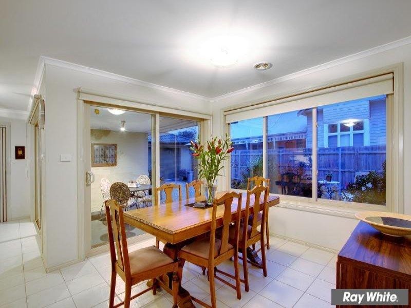 16 Ben Drive, Mornington VIC 3931