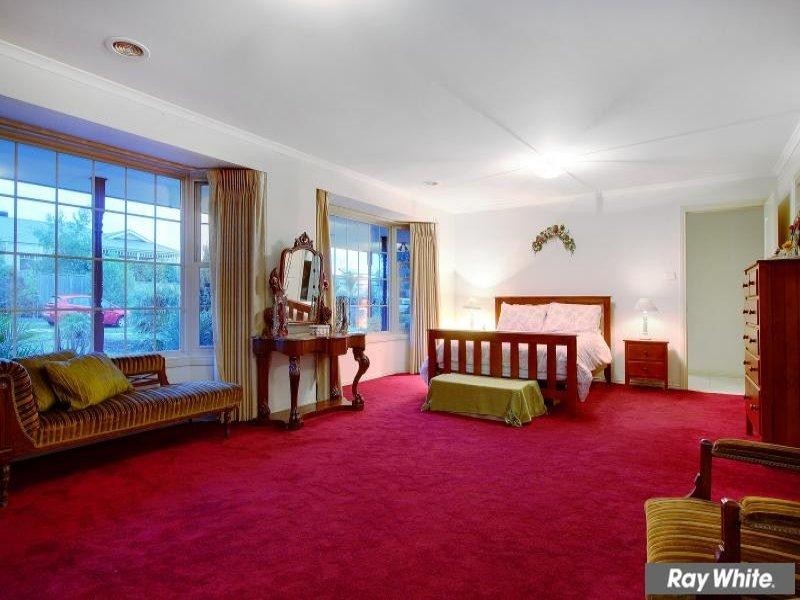 16 Ben Drive, Mornington VIC 3931