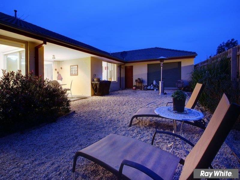 16 Ben Drive, Mornington VIC 3931