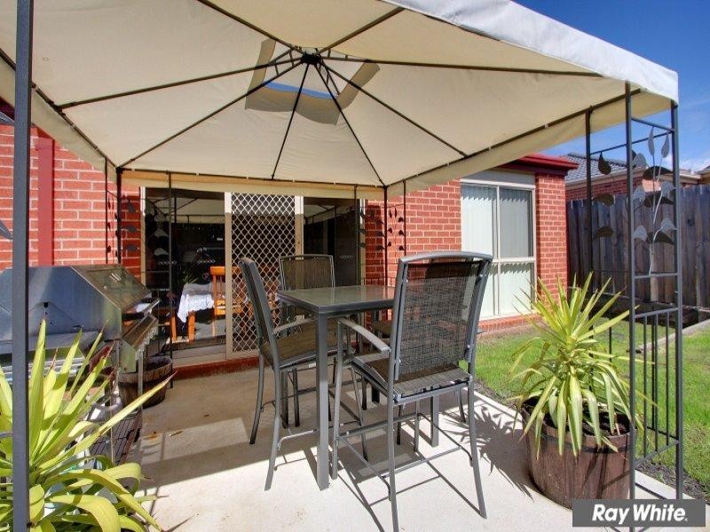 33 Meadow Crest Circuit, Mount Martha VIC 3934