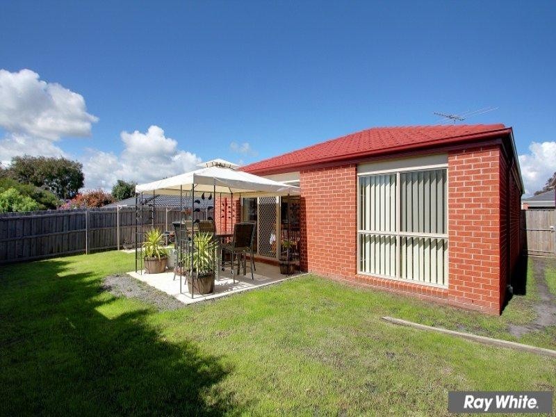 33 Meadow Crest Circuit, Mount Martha VIC 3934
