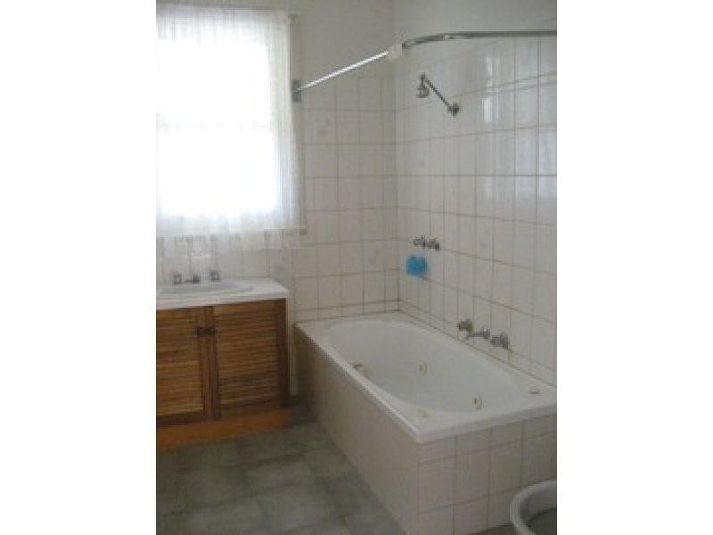 21 First Avenue, Rosebud VIC 3939