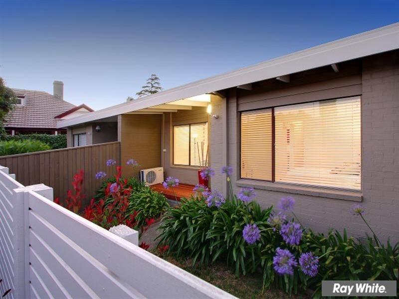 2/12 Campbell Grove, Mornington VIC 3931