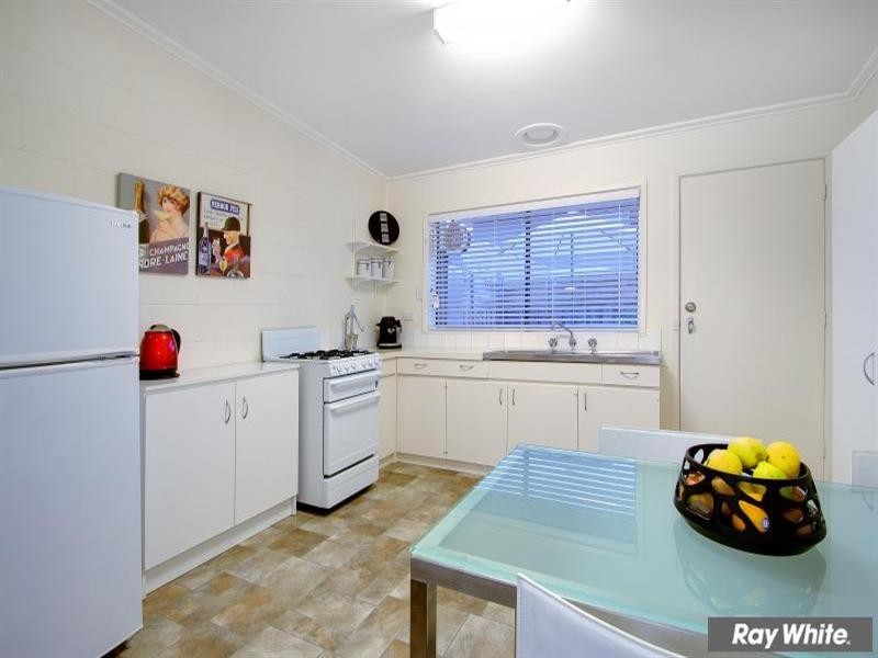 2/12 Campbell Grove, Mornington VIC 3931