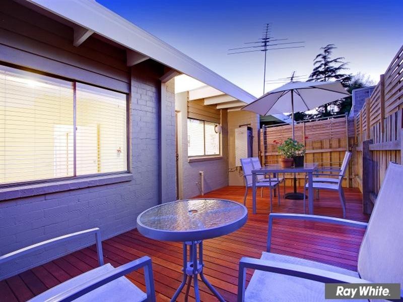 2/12 Campbell Grove, Mornington VIC 3931
