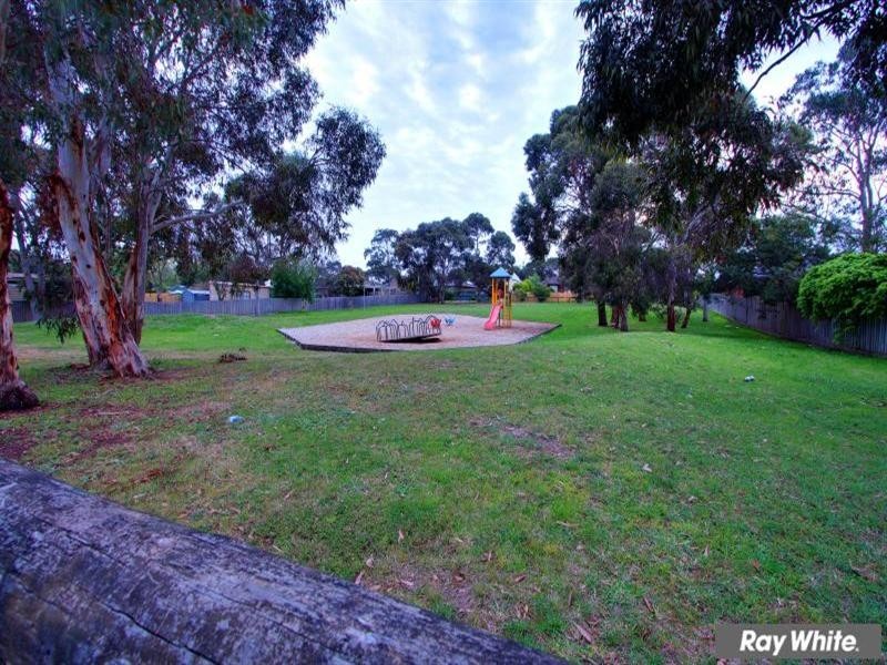 24 Kiandra Street, Mornington VIC 3931