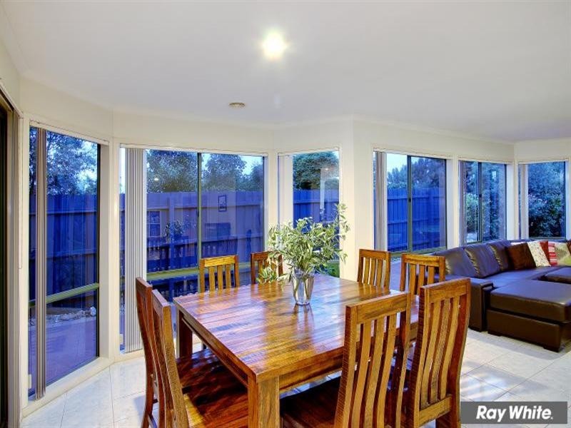 61 St Mitchell Circuit, Mornington VIC 3931