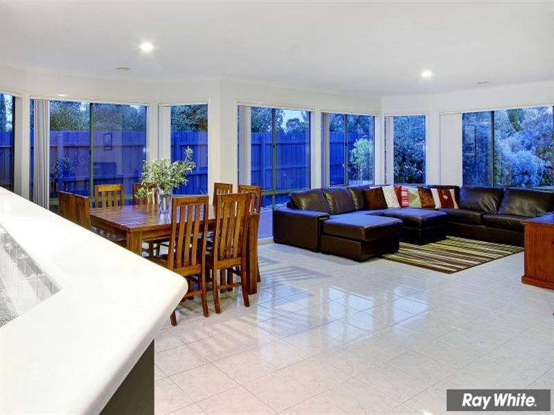 61 St Mitchell Circuit, Mornington VIC 3931