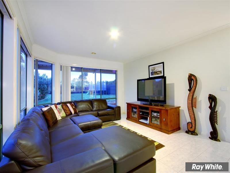 61 St Mitchell Circuit, Mornington VIC 3931