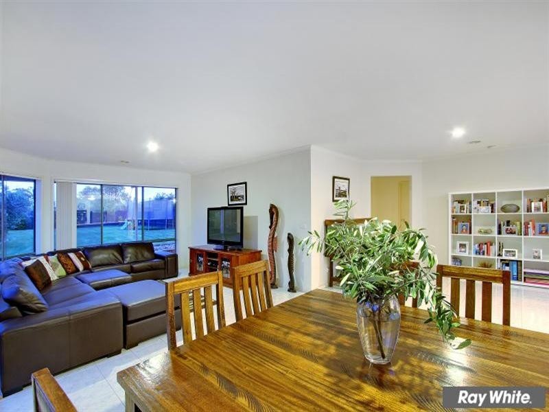 61 St Mitchell Circuit, Mornington VIC 3931