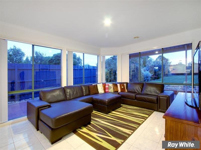 61 St Mitchell Circuit, Mornington VIC 3931