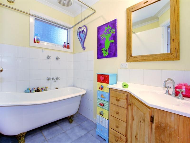 34 Glamorgan Cresent, Mount Martha VIC 3934