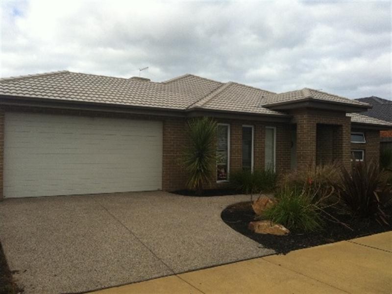 17 Windmill Parade, Mount Martha VIC 3934