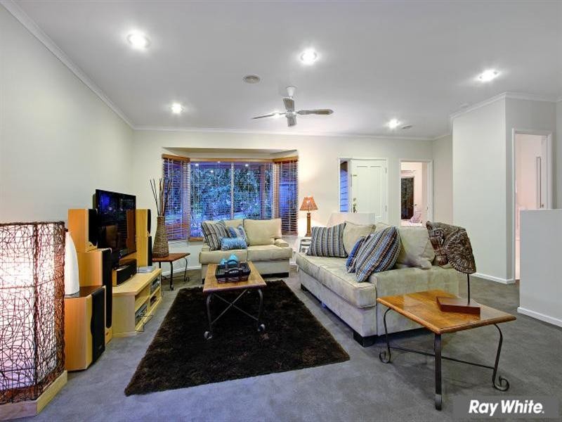 11 Cornwall Crescent, Mount Martha VIC 3934