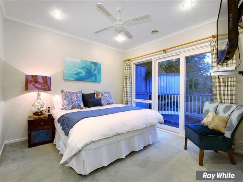 11 Cornwall Crescent, Mount Martha VIC 3934