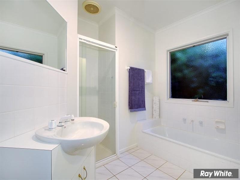 11 Cornwall Crescent, Mount Martha VIC 3934