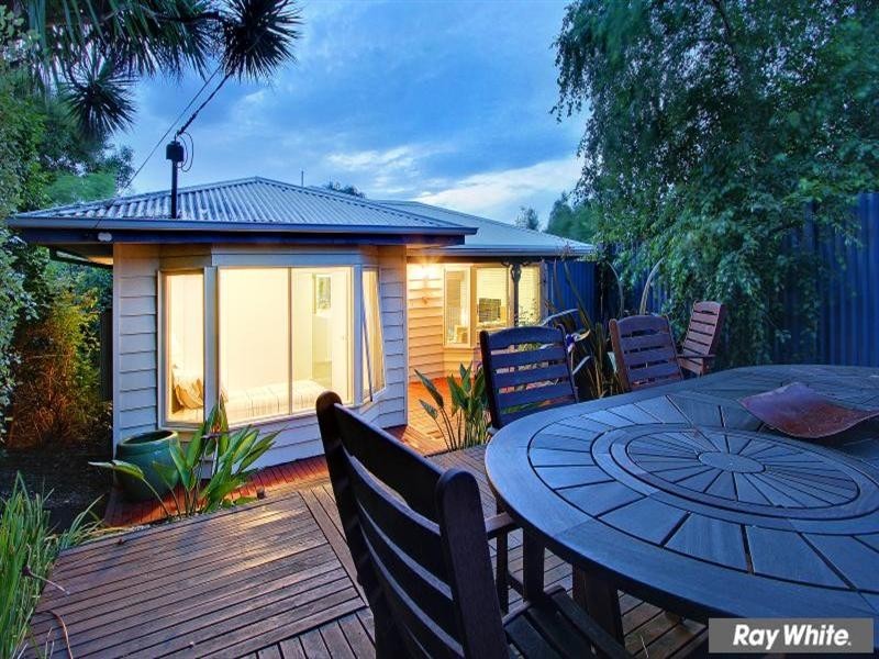 11 Cornwall Crescent, Mount Martha VIC 3934