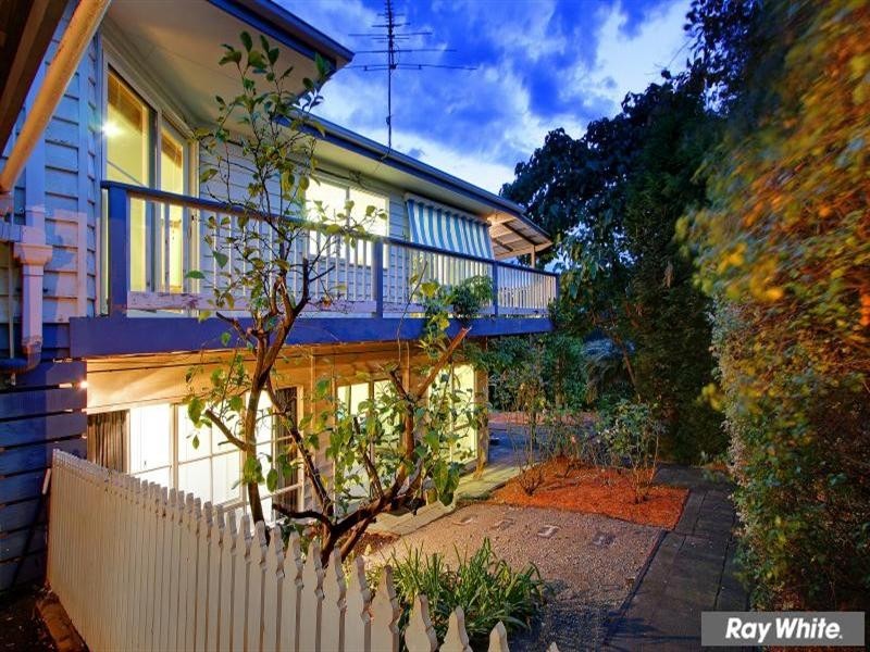 11 Cornwall Crescent, Mount Martha VIC 3934