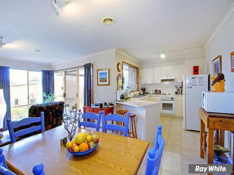 72 Ellinbank Crescent, Mornington VIC 3931