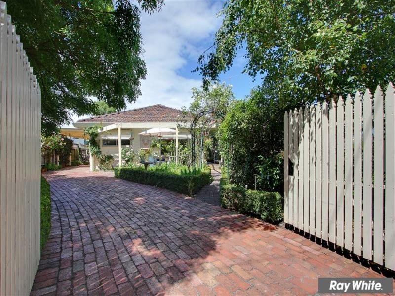 28 Ruth Road, Mornington VIC 3931