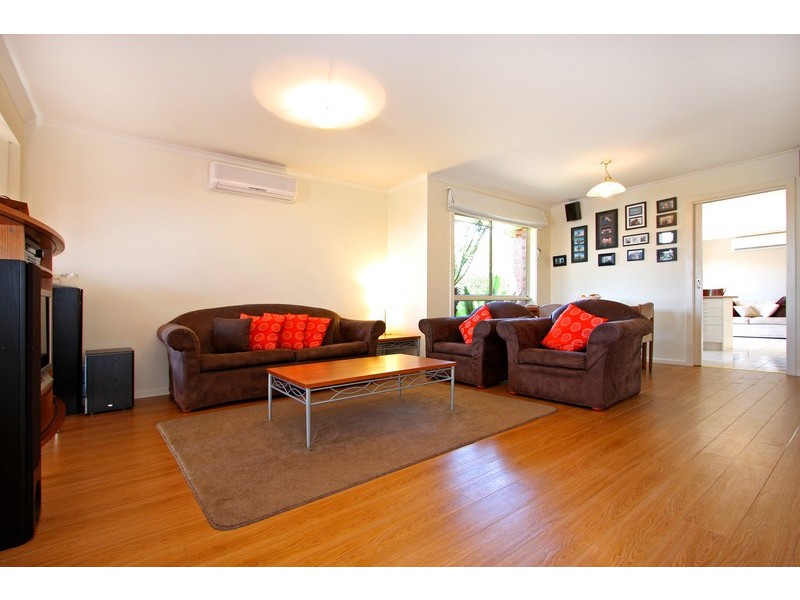 4 Charles Farrer Court, Mornington VIC 3931