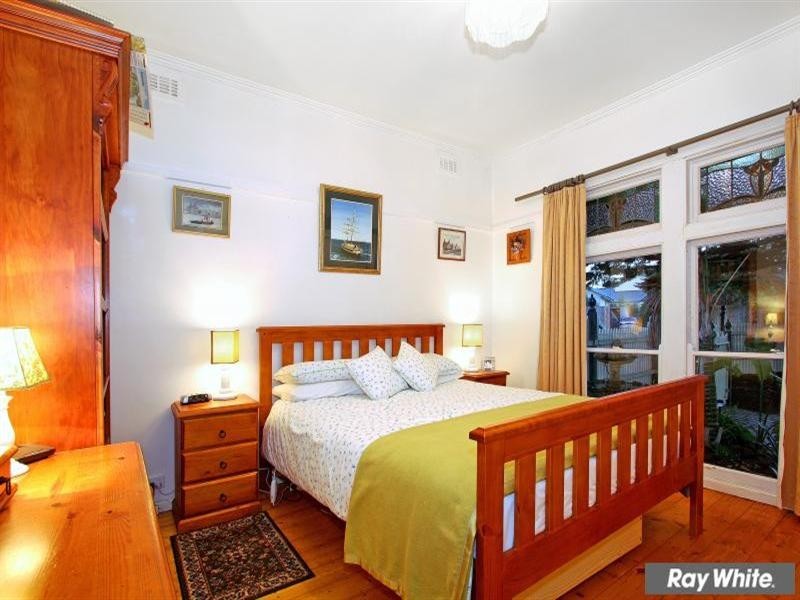 1 Bayview Road, Mornington VIC 3931