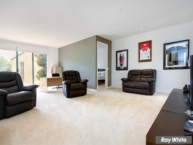 18 Morning Mist Court, Mornington VIC 3931