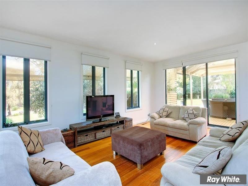 18 Morning Mist Court, Mornington VIC 3931