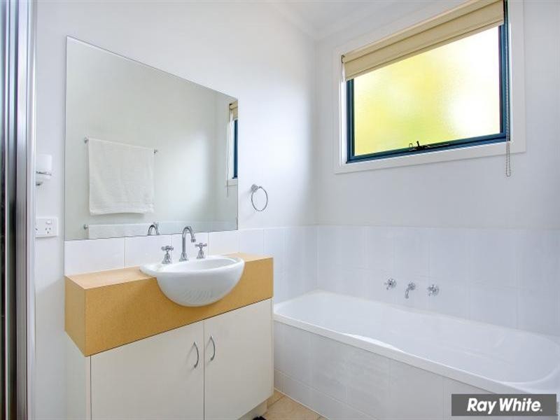 18 Morning Mist Court, Mornington VIC 3931