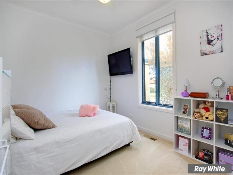 18 Morning Mist Court, Mornington VIC 3931