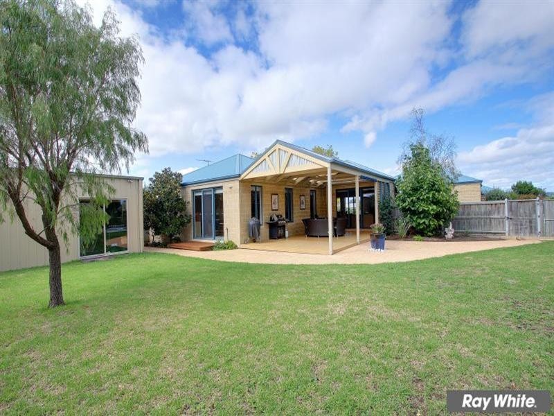 18 Morning Mist Court, Mornington VIC 3931