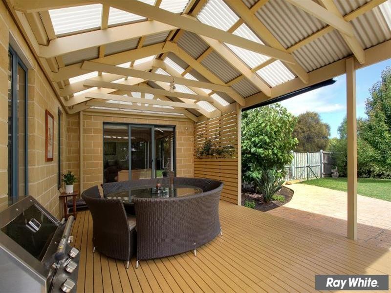 18 Morning Mist Court, Mornington VIC 3931