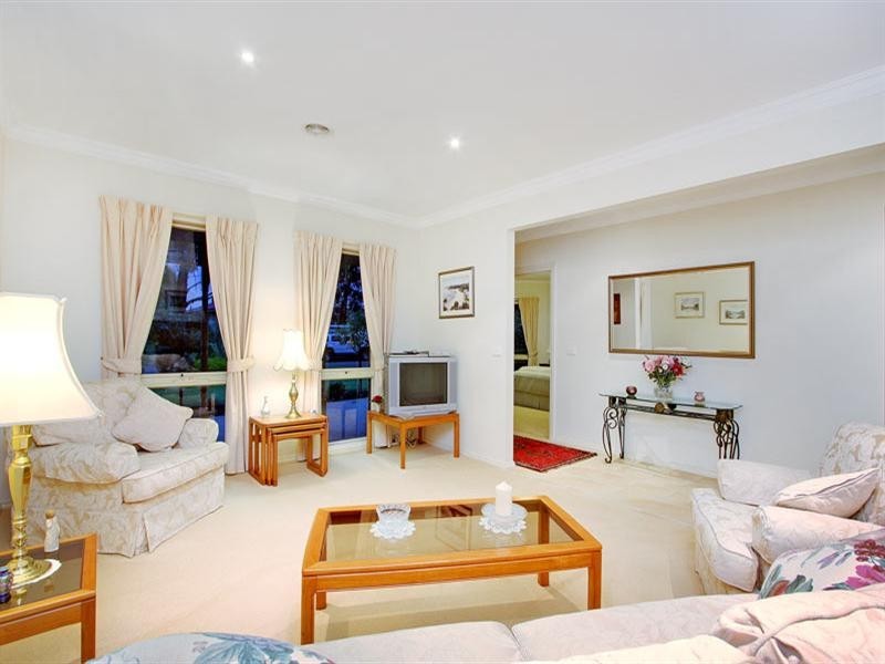 11 Kathleen Crescent, Mornington VIC 3931