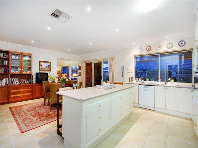 11 Kathleen Crescent, Mornington VIC 3931