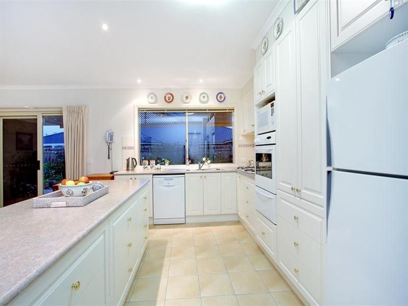 11 Kathleen Crescent, Mornington VIC 3931