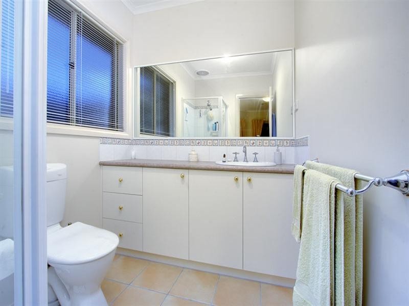 11 Kathleen Crescent, Mornington VIC 3931